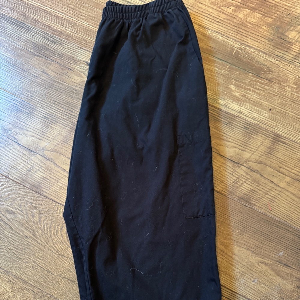 Reduced! Black Scrub Capri Pants, Size Med